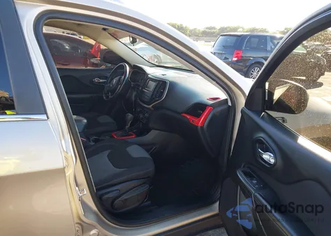 2014 Jeep Cherokee Latitude z USA, uszkodzony, nr VIN 1C4PJMCB7EW208347